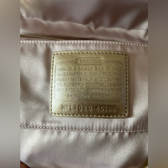 Coach Vintage Limited edition pearl mini bag. The Kristin Metalic pearl hobo - Picture 7 of 12